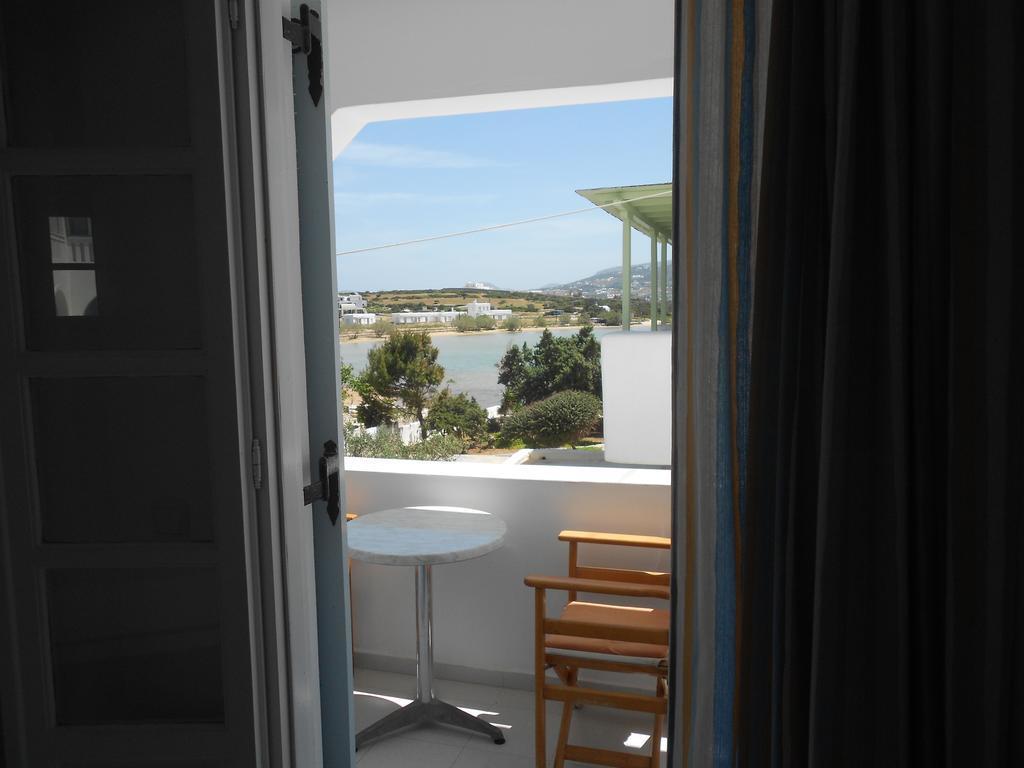 Nicolas Antiparos ciudad Exterior foto