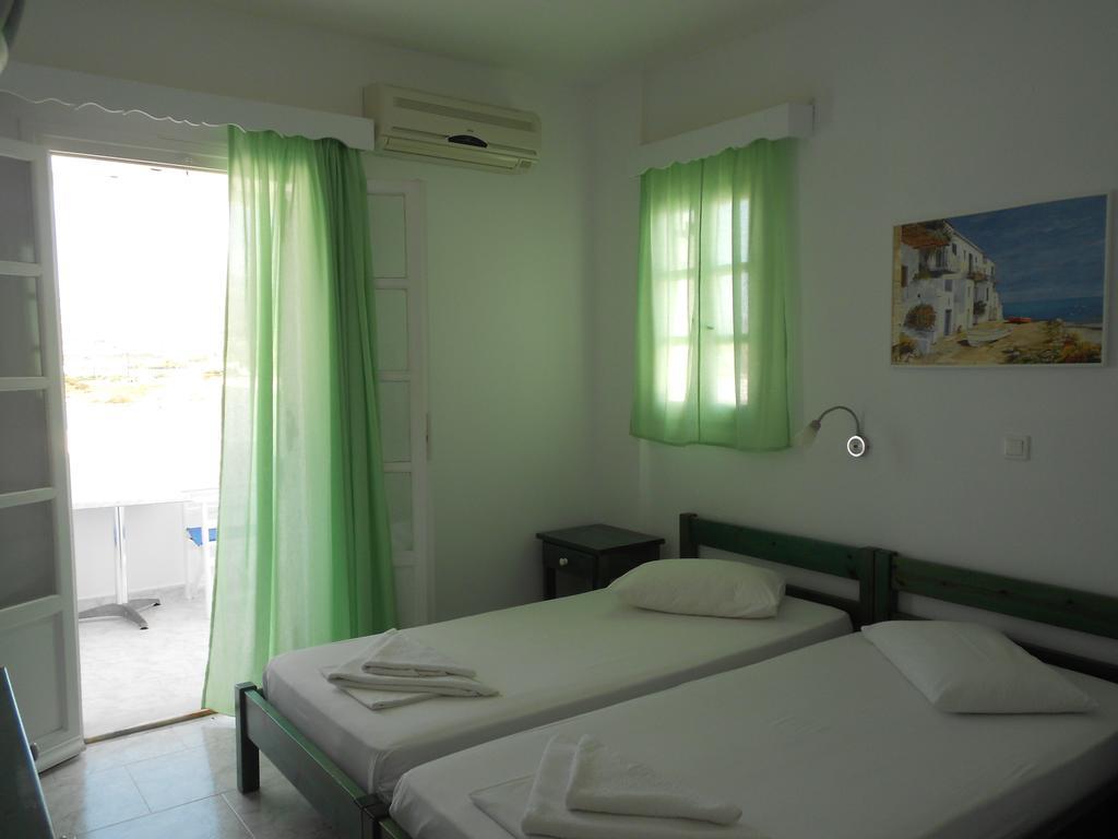 Nicolas Antiparos ciudad Exterior foto