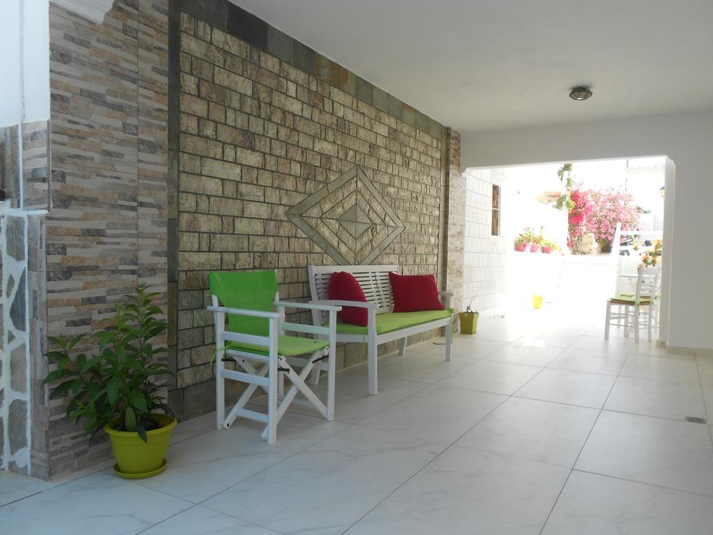Nicolas Antiparos ciudad Exterior foto