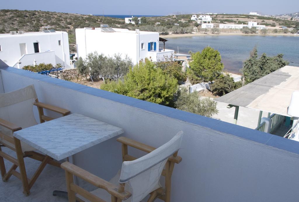 Nicolas Antiparos ciudad Exterior foto
