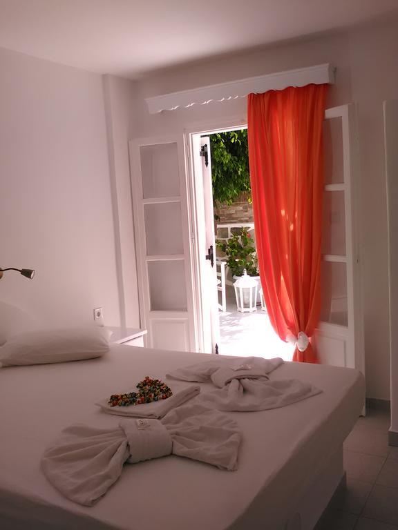 Nicolas Antiparos ciudad Exterior foto