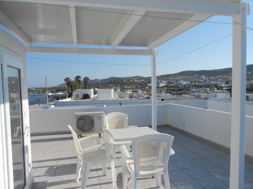 Nicolas Antiparos ciudad Exterior foto