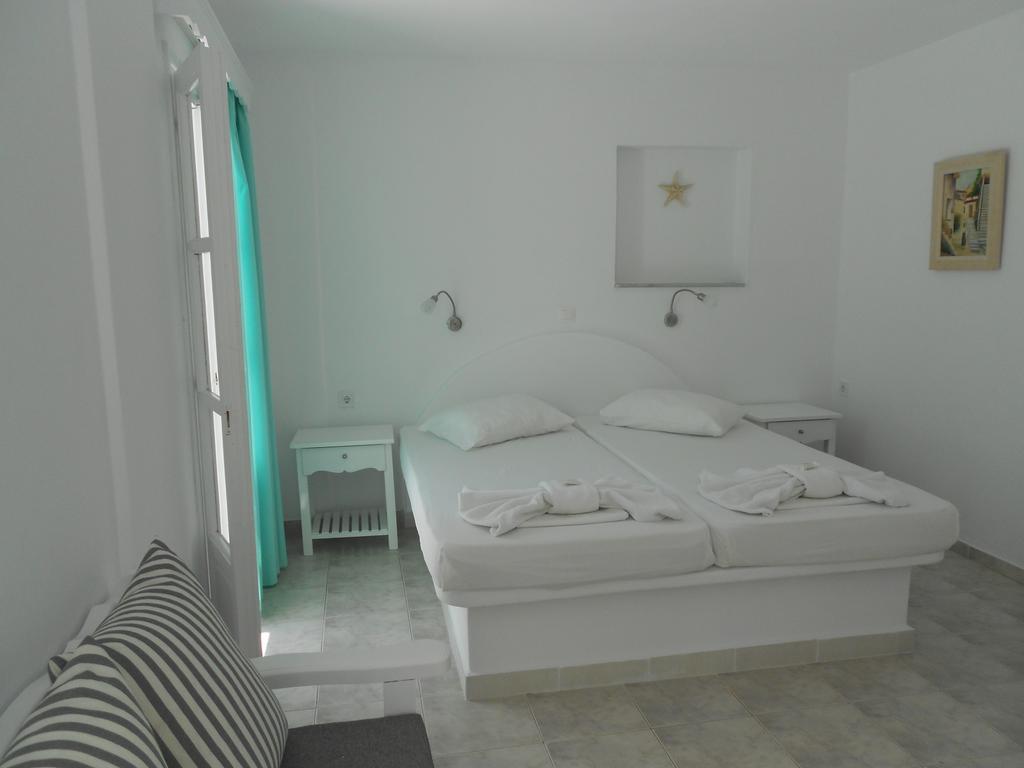 Nicolas Antiparos ciudad Exterior foto